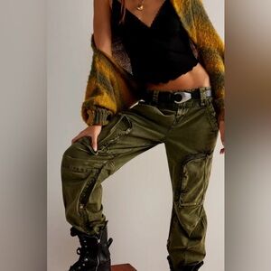 NWT FREE PEOPLE Can't Compare Cargo Pants In Dusty Olive SZ: L